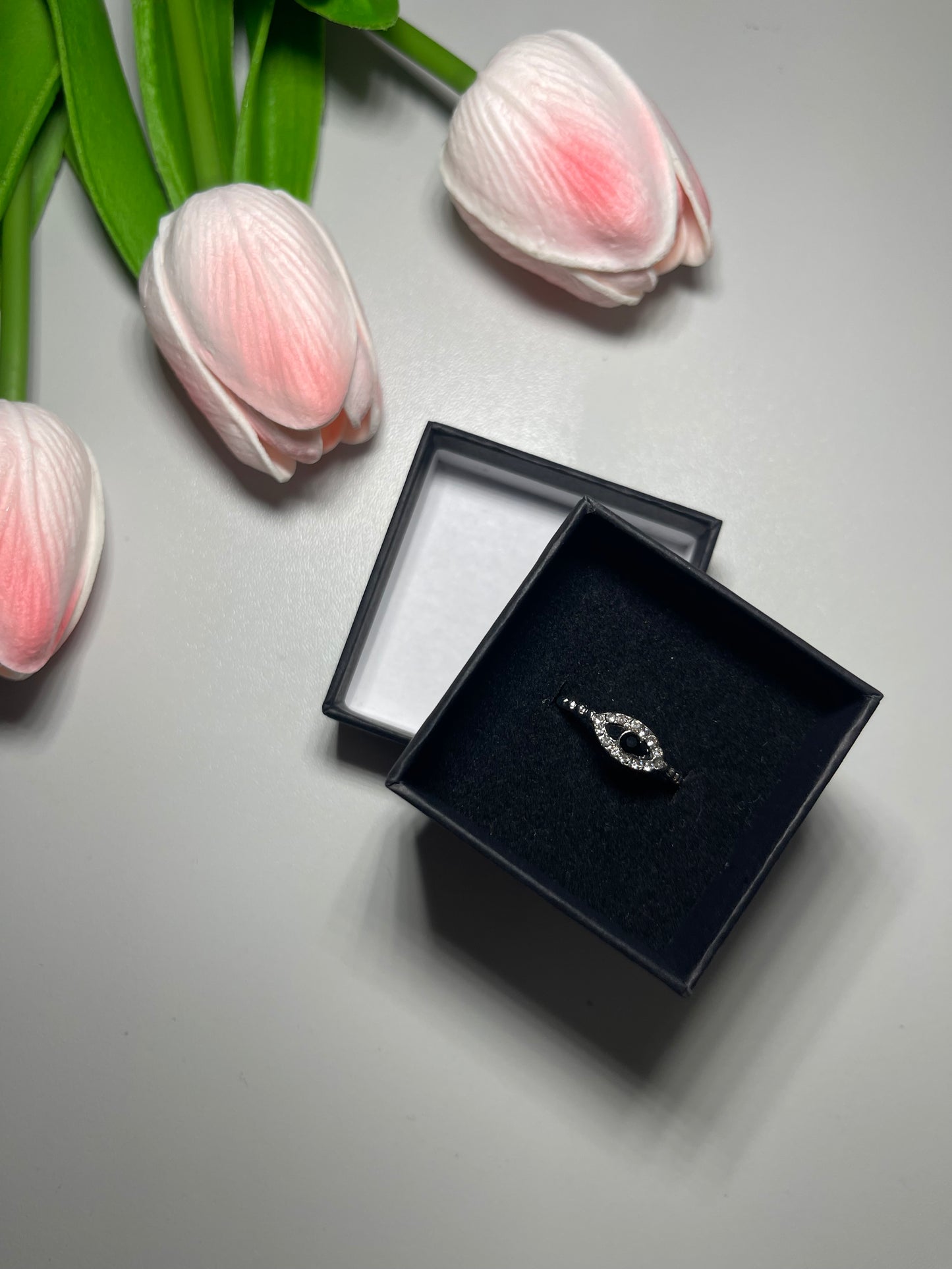 Eye catch Ring
